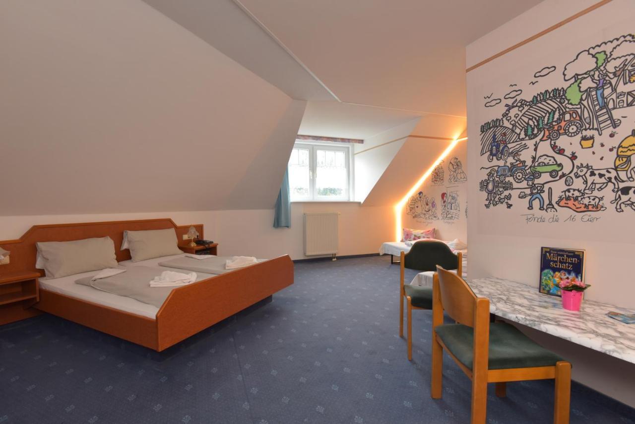 Waldhotel Feldbachtal Neuhaus am Rennweg Exterior foto