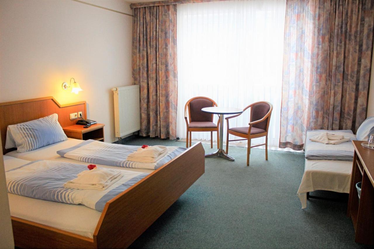 Waldhotel Feldbachtal Neuhaus am Rennweg Exterior foto
